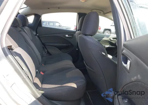 2015 Dodge Dart Sxt z USA, uszkodzony, nr VIN 1C3CDFBB6FD308718